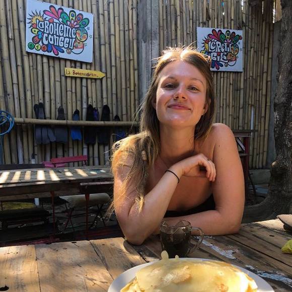 Meet your Posher, Olivia - Picture 1 of 1